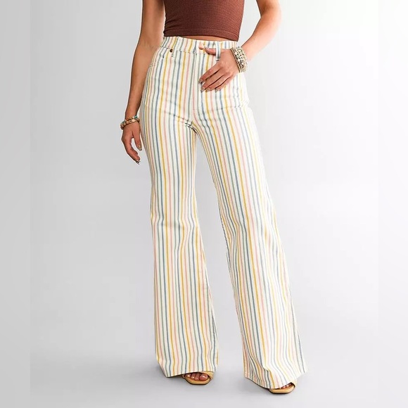 [Wrangler] NWT Wanderer High Rise Flare Jeans in Rainbow Stripe Size 27/32 - Picture 2 of 11